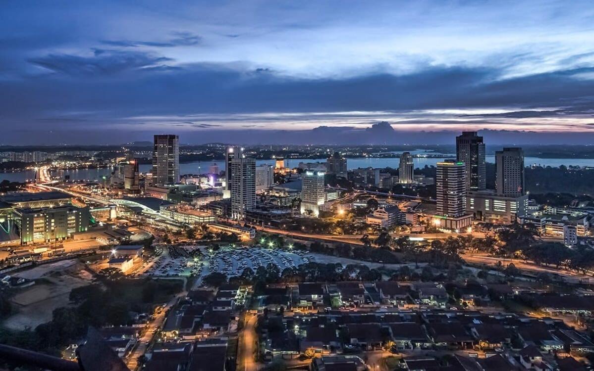 A Stylish High-Floor 2Br Suasana Suites Views Johor Bahru Exterior foto