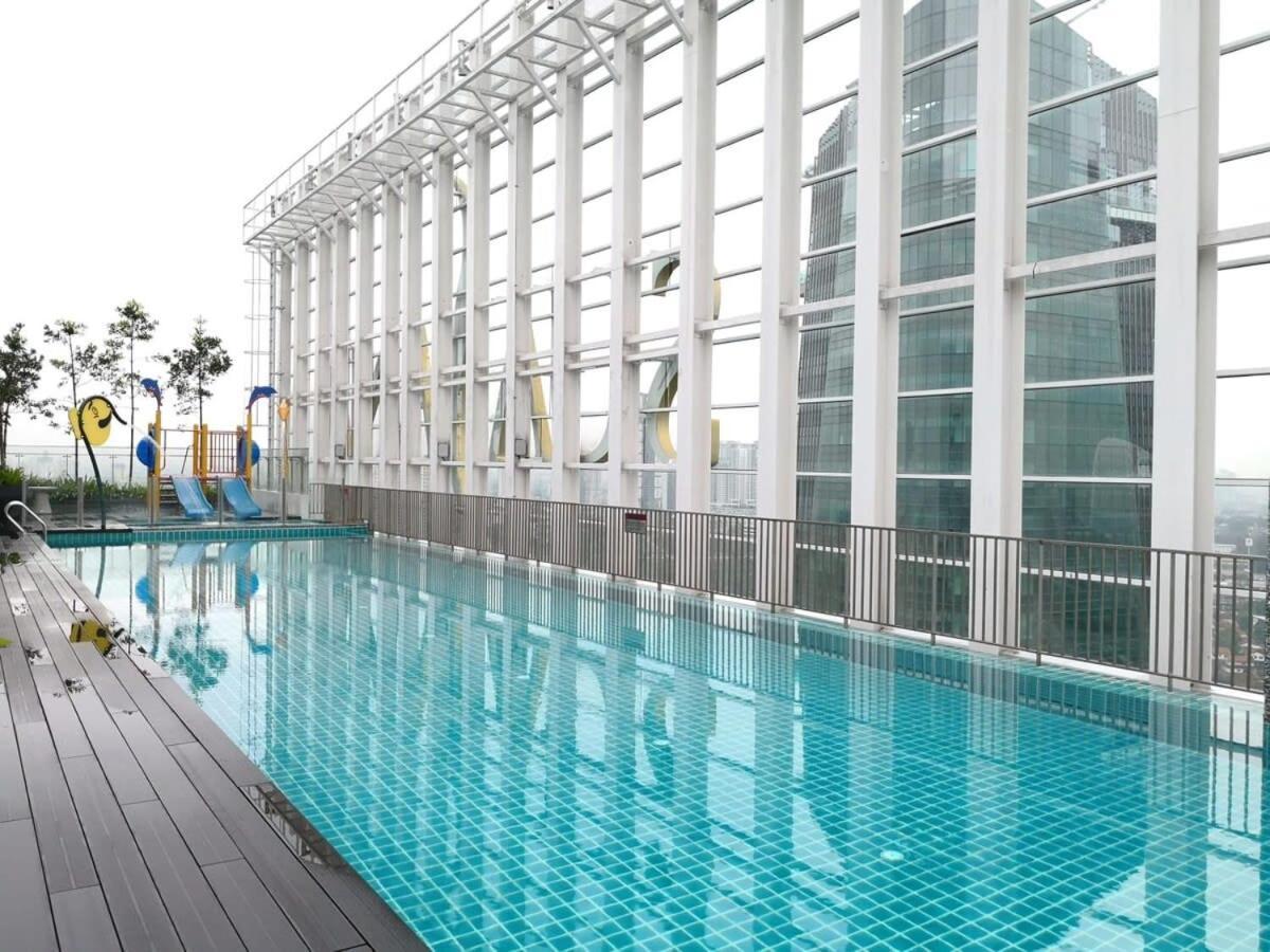 A Stylish High-Floor 2Br Suasana Suites Views Johor Bahru Exterior foto