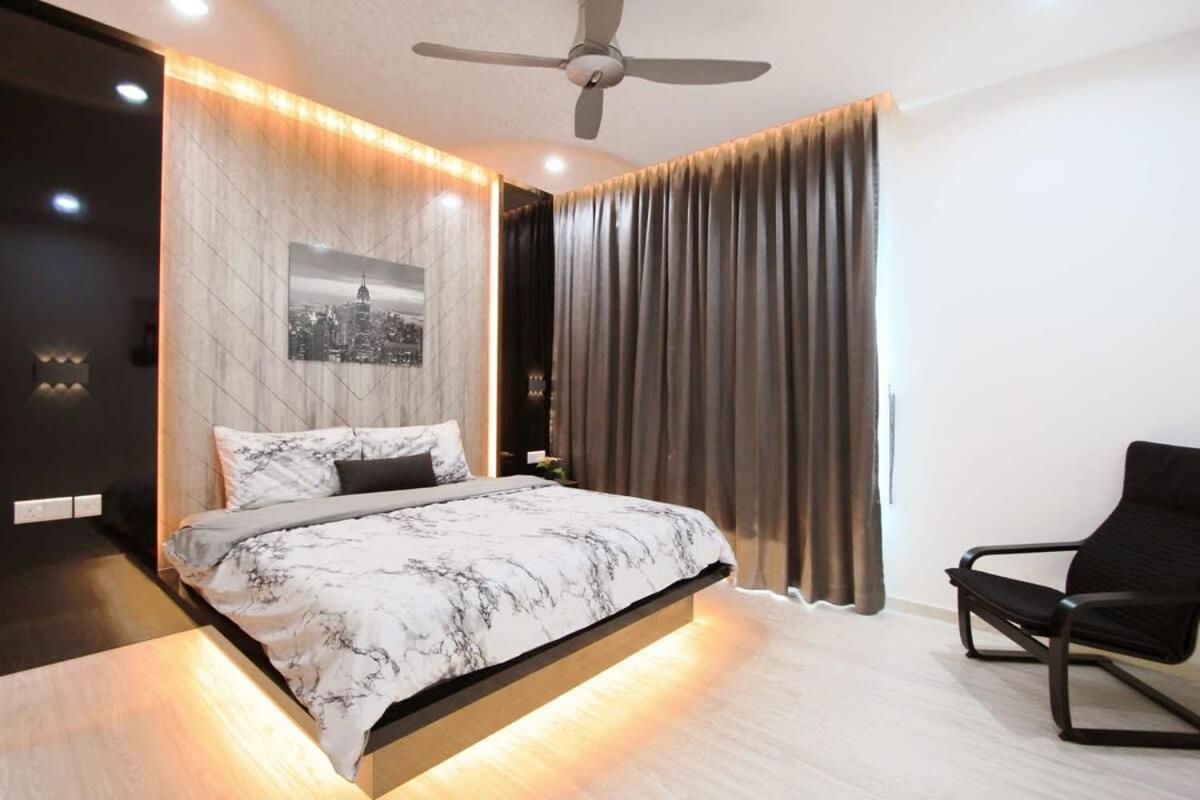 A Stylish High-Floor 2Br Suasana Suites Views Johor Bahru Exterior foto